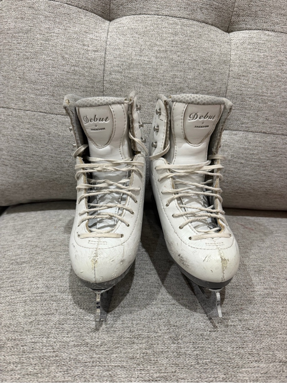 Jackson Debut figure Skates with 8.5” coronation ace blades size 3